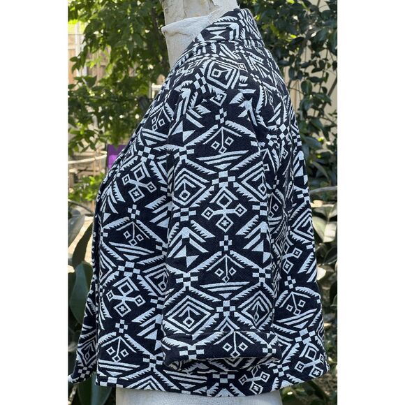 Black and White Geometric Bralette and Jacket Set Cotton Weave - Size M - Picture 4 of 10